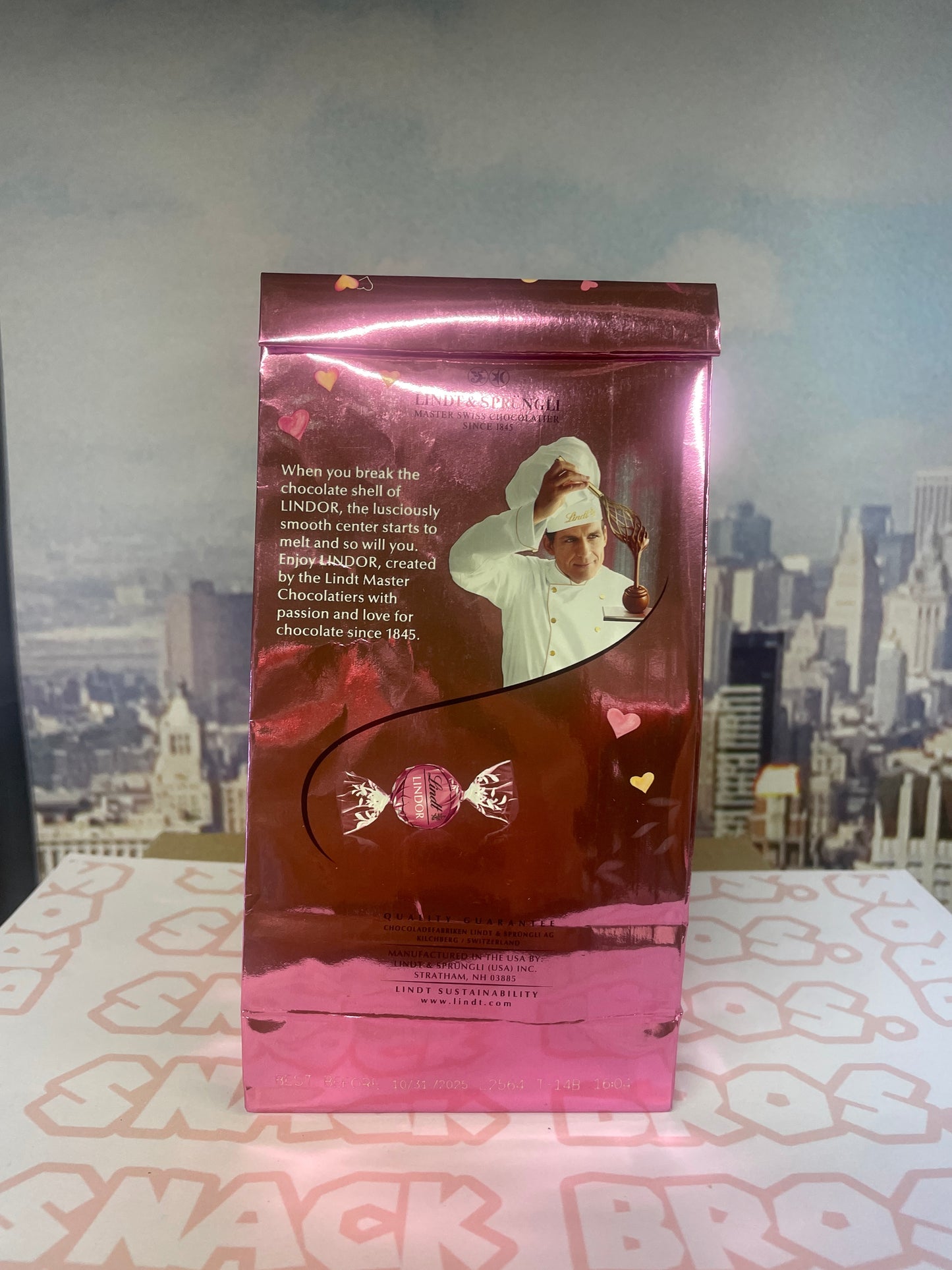 Lindt Lindor Strawberries & Cream Truffles – Limited Edition